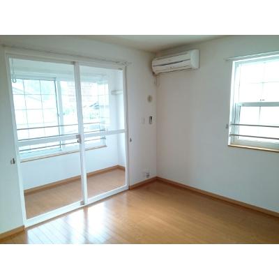 グルンバルト 201【管理NO：1-014282201-02010】 ★家具家電は申し込み後に搬入しますの物件画像