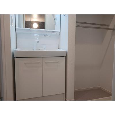 コンフォール・アイリス 203【管理NO：1-027046601-02030】 ★家具家電は申し込み後に搬入しますの物件画像