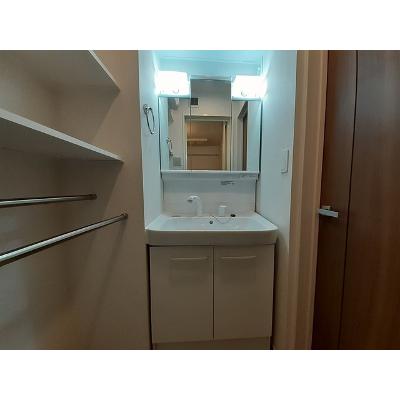 コンフォール・アイリス 102【管理NO：1-027046601-01020】 ★家具家電は申し込み後に搬入します 2026年08月中旬入居可能の物件画像