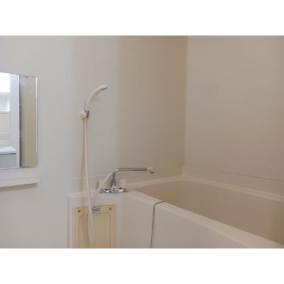 フラワーパーク 201【管理NO：1-010183901-02010】 ★家具家電は申し込み後に搬入しますの物件画像