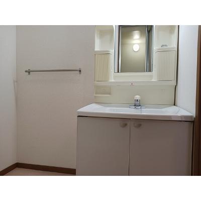 フラワーパーク 201【管理NO：1-010183901-02010】 ★家具家電は申し込み後に搬入しますの物件画像