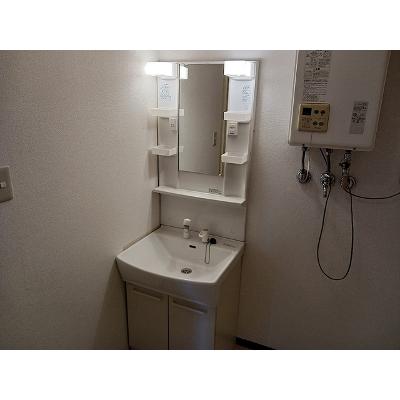 アーグラスＡ 102【管理NO：1-099327501-01020】 ★家具家電は申し込み後に搬入します★の物件画像