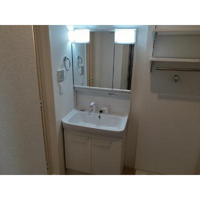 サウス・アデリーヌ 101【管理NO：1-027412701-01010】 ★家具家電は申し込み後に搬入しますの物件画像