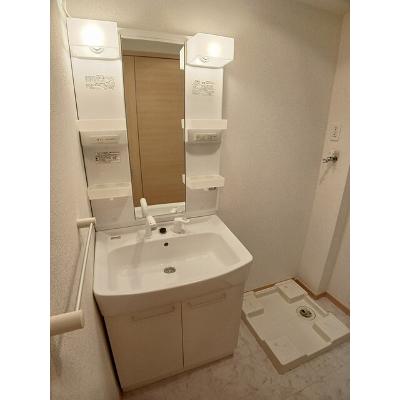 アイリス 103【管理NO：1-017036001-01030】 ★家具家電は申し込み後に搬入しますの物件画像