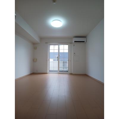 コモドプレッソ 102【管理NO：1-016481601-01020】 ★家具家電は申し込み後に搬入します★の物件画像