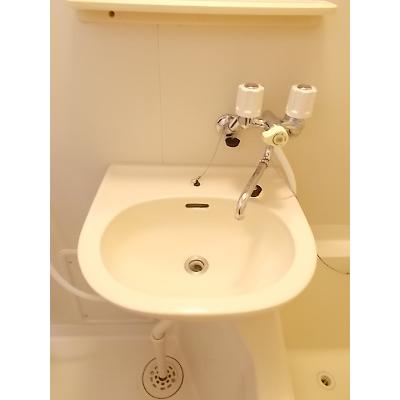 セントポーリアＳＴ 102【管理NO：1-002389001-01020】 ★家具家電は申し込み後に搬入します★の物件画像