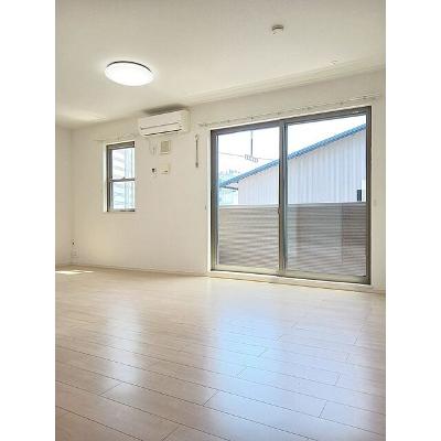 ミルト　ブリーゼ 101【管理NO：1-023226501-01010】 ★家具家電は申し込み後に搬入します★の物件画像