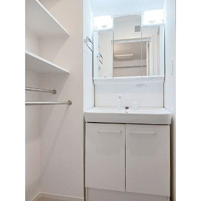 フェニックス　Ⅱ 101【管理NO：1-028694401-01010】 ★家具家電は申し込み後に搬入します★の物件画像