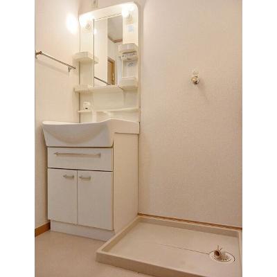 サントノーレ 101【管理NO：1-012525901-01010】 ★家具家電は申し込み後に搬入します★の物件画像