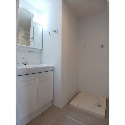 ココル 103【管理NO：1-028106501-01030】 ★家具家電は申し込み後に搬入します★の物件画像