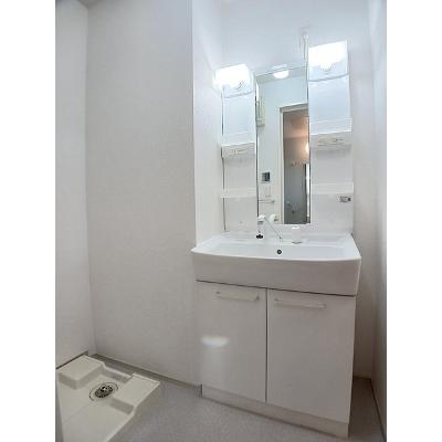 プリムローズ 103【管理NO：1-017312201-01030】 ★家具家電は申し込み後に搬入します★の物件画像