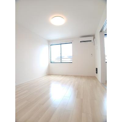 ジール 205【管理NO：1-028356701-02040】 ★家具家電は申し込み後に搬入します★の物件画像