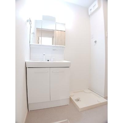 ジール 205【管理NO：1-028356701-02040】 ★家具家電は申し込み後に搬入します★の物件画像