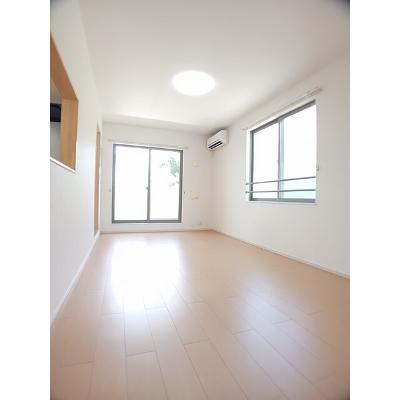 ベル　ユニヴェール 302【管理NO：1-020126901-03020】 ★家具家電は申し込み後に搬入しますの物件画像