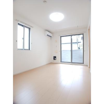 ベル　ユニヴェール 101【管理NO：1-020126901-01010】 ★家具家電は申し込み後に搬入しますの物件画像