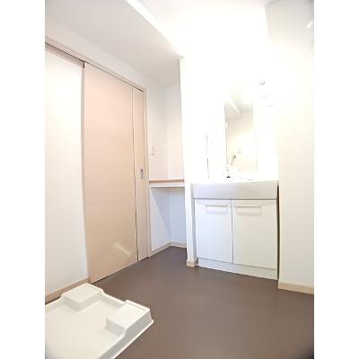 セレノ　パラッツオ 105【管理NO：1-016364301-01040】 ★家具家電は申し込み後に搬入します★の物件画像
