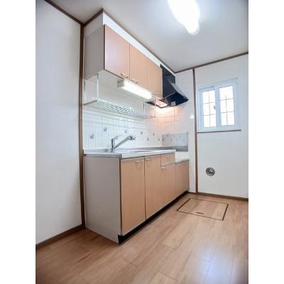 サンライズ 102【管理NO：1-011484601-01020】 ★家具家電は申し込み後に搬入します★の物件画像