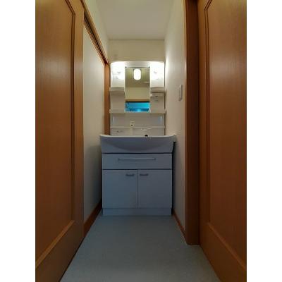 グランブルーＢ 202【管理NO：1-014093402-02020】 ★家具家電は申し込み後に搬入します★の物件画像