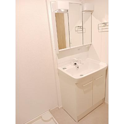 リベルタ 101【管理NO：1-028696101-01010】 ★家具家電は申し込み後に搬入します★の物件画像