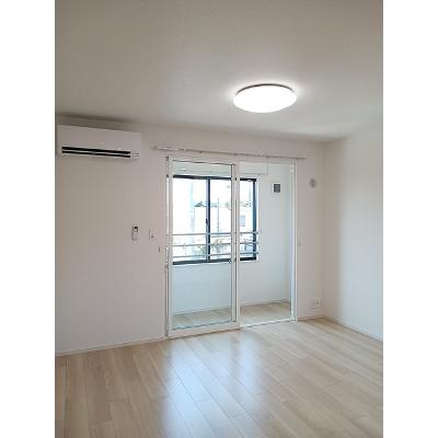 リバーサイド 201【管理NO：1-028683501-02010】 ★家具家電は申し込み後に搬入します★の物件画像