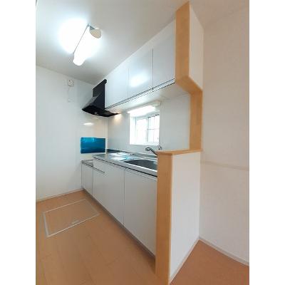 エトワール 102【管理NO：1-019848302-01020】 ★家具家電は申し込み後に搬入します★の物件画像