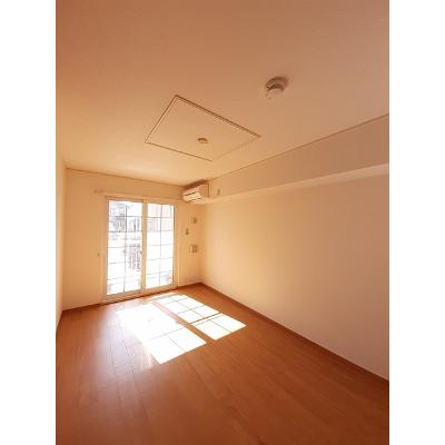 ｆａｍｉｌｌｅ　ＫⅣ 103【管理NO：1-014064401-01030】 ★家具家電は申し込み後に搬入しますの物件画像