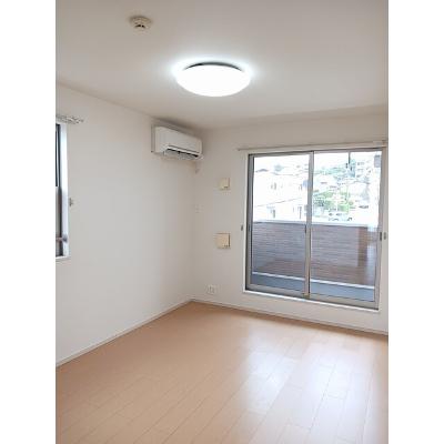 リバーサイドガーデン 201【管理NO：1-018632801-02010】 ★家具家電は申し込み後に搬入しますの物件画像