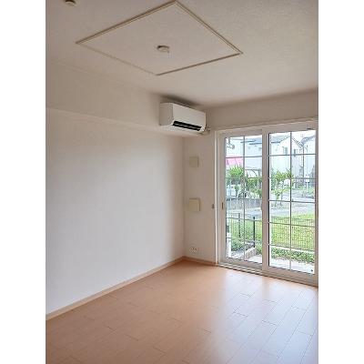 ルーナクレシェンテ 102【管理NO：1-016421401-01020】 ★家具家電は申し込み後に搬入します★の物件画像