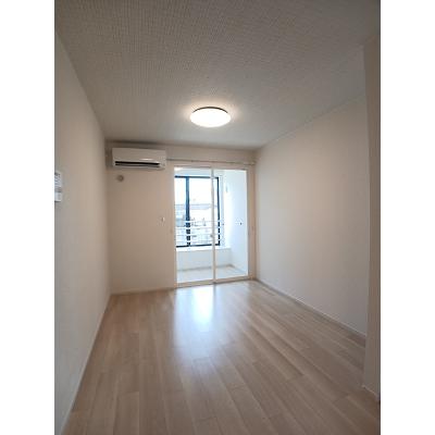 サンシャイン　フラワー 101【管理NO：1-027389401-01010】 ★家具家電は申し込み後に搬入しますの物件画像