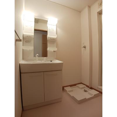 カーサ　ヴィアーレ 105【管理NO：1-015054801-01040】 ★家具家電は申し込み後に搬入しますの物件画像