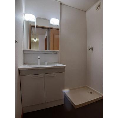 プリムローズＡ 102【管理NO：1-014285401-01020】 ★家具家電は申し込み後に搬入しますの物件画像