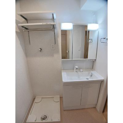 ロンドベル 101【管理NO：1-027894301-01010】 ★家具家電は申し込み後に搬入しますの物件画像