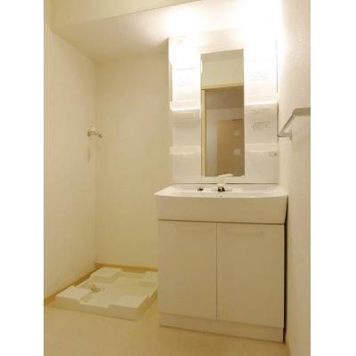 イリス　Ｄ 102【管理NO：1-016453904-01020】 ★家具家電は申し込み後に搬入します 2026年08月中旬入居可能の物件画像