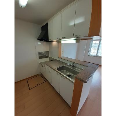 ウエストリバーＡ 102【管理NO：1-014668901-01020】 2026年07月上旬入居可能の物件画像