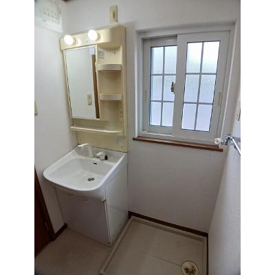 フラワーハーモニー 201【管理NO：1-011308601-02010】 ★家具家電は申し込み後に搬入します★の物件画像