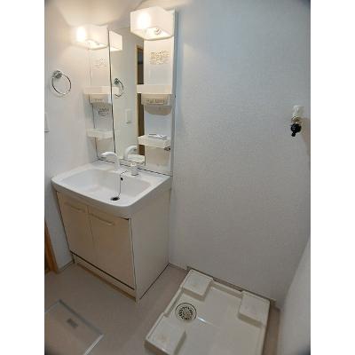 プリムラ 202【管理NO：1-018959301-02020】 ★家具家電は申し込み後に搬入します★の物件画像