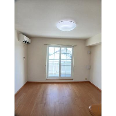 スィア　バレーリア 201【管理NO：1-013946401-02010】 ★家具家電は申し込み後に搬入しますの物件画像