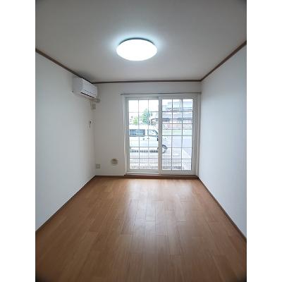 シャルマン横須賀 102【管理NO：1-011550201-01020】 ★家具家電は申し込み後に搬入しますの物件画像