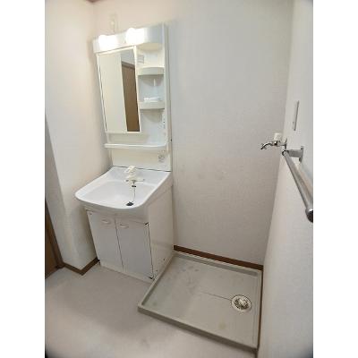 シャルマン横須賀 102【管理NO：1-011550201-01020】 ★家具家電は申し込み後に搬入しますの物件画像