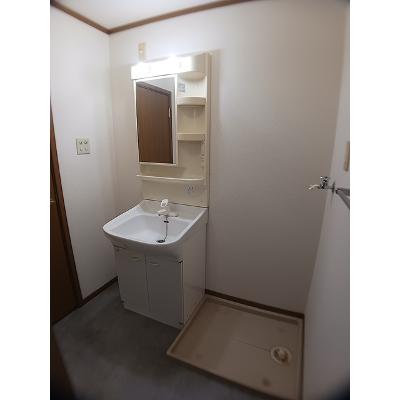 ラシーヌニツ家 201【管理NO：1-011108501-02010】 ★家具家電は申し込み後に搬入しますの物件画像