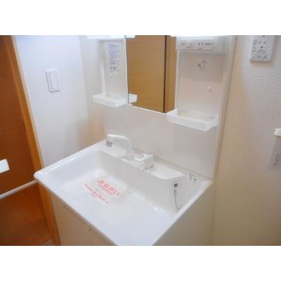 ノーブル港西　Ⅰ 101【管理NO：1-019774801-01010】 ★家具家電は申し込み後に搬入しますの物件画像