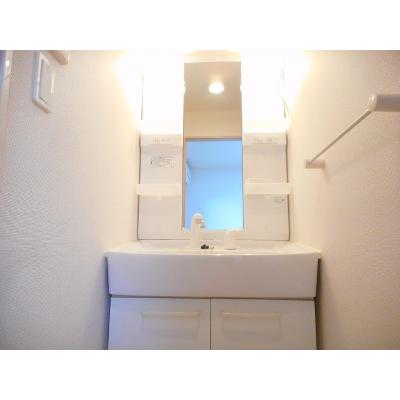 プリムローズⅢ 101【管理NO：1-018238301-01010】 ★家具家電は申し込み後に搬入しますの物件画像