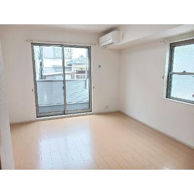 プリムローズ　Ⅱ 105【管理NO：1-017761602-01040】 ★家具家電は申し込み後に搬入しますの物件画像