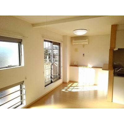 ファミ－ル中野　Ⅱ 201【管理NO：1-015654901-02010】 ★家具家電は申し込み後に搬入しますの物件画像