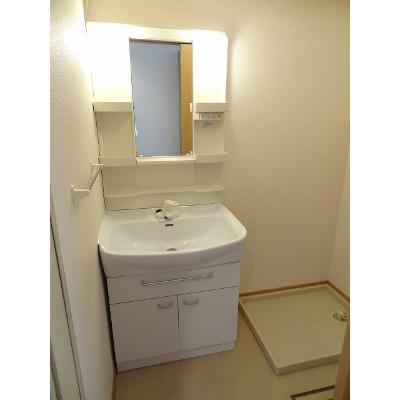 クレメント花塚 101【管理NO：1-013382801-01010】 ★家具家電は申し込み後に搬入します 2026年08月中旬入居可能の物件画像