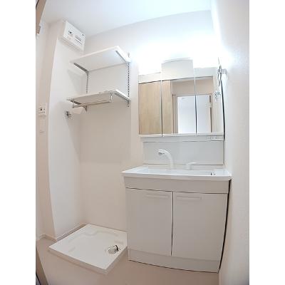 ファミリアーレ 201【管理NO：1-028564901-02010】 ★家具家電は申し込み後に搬入しますの物件画像
