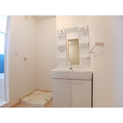 オンブラージュ　Ａ 101【管理NO：1-014868601-01010】 ★家具家電は申し込み後に搬入しますの物件画像