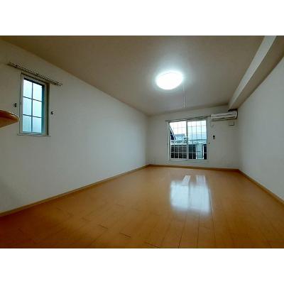 ピュア　ウェル 201【管理NO：1-016403901-02010】 ★家具家電は申し込み後に搬入しますの物件画像