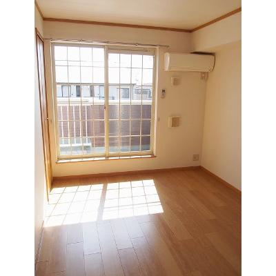 ティンカーベル 202【管理NO：1-012230601-02020】 ★家具家電は申し込み後に搬入しますの物件画像