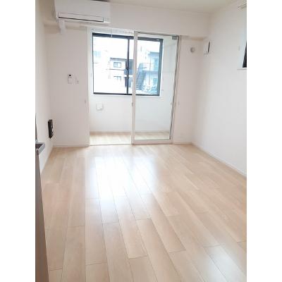 ユーフォリア 103【管理NO：1-026876601-01030】 ★家具家電は申し込み後に搬入しますの物件画像